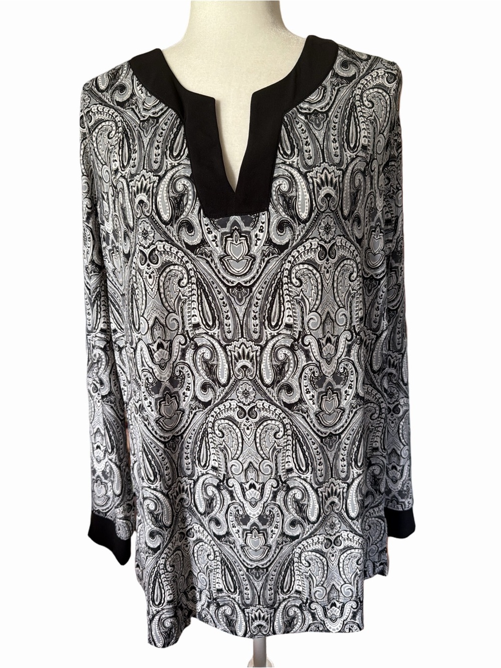 Tahari Black & White Paisley Split-Neck Tunic